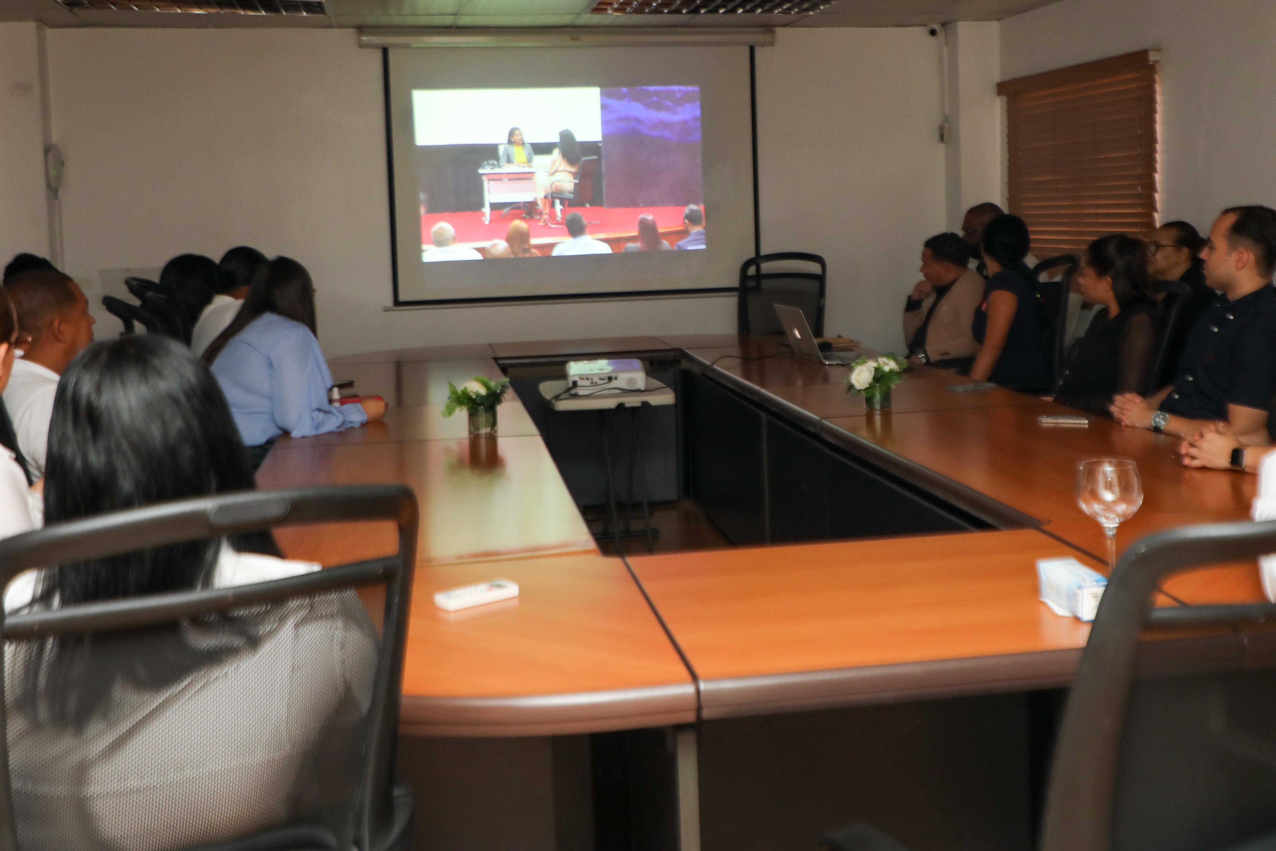 Comisión de Ética Promipyme proyecta película "Censurado" a Colaboradores